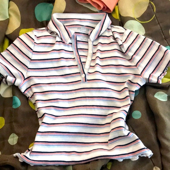 Cropped Hollister Baby Tee - Picture 1 of 3